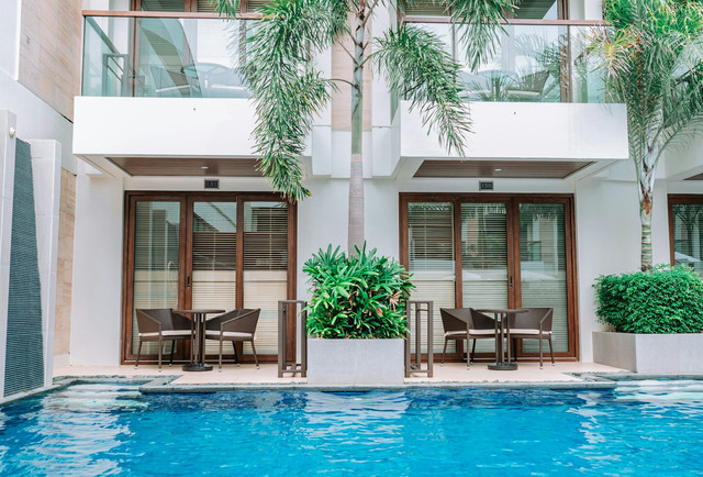 Ilustrasi staycation untuk healing. Foto Unsplash.