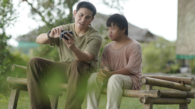 Vino G Bastian di film Tanah Runtuh. Foto: Dok. Istimewa
