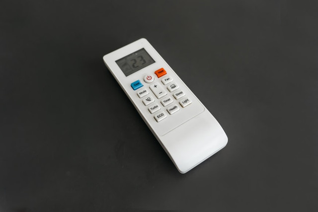 Ilustrasi cara mematikan timer AC panasonic. Foto: Unsolash/Zulfugar Karimov