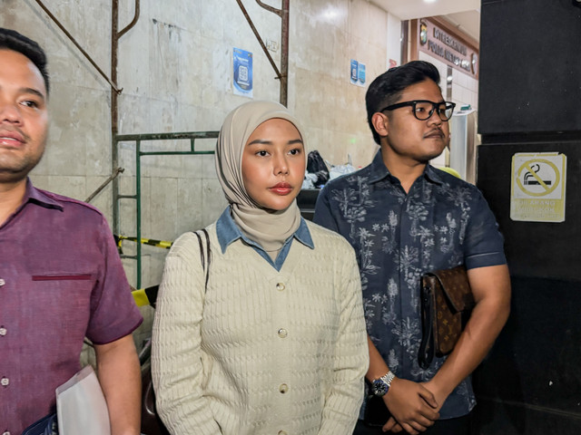 Selebgram Dara Arafah usai diperiksa terkait Hanania Travel. Foto: Aprilandika Pratama/kumparan