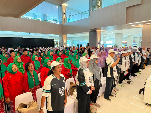 Acara peringatan Hari Lanjut Usia Nasional (HLUN) ke-30, RS PON Mahar Mardjono, Jakarta Timur, (13/6/2026). Foto: Kevin Daniel/kumparan