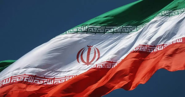 Bendera Iran. Sumber: sina drakhshani on Unsplash