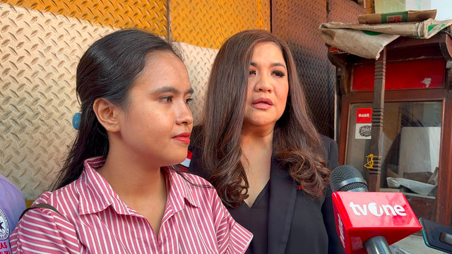 Ketua Komnas Perlindungan Anak DKI Jakarta, Cornelia Agatha usai menemui korban anak bullying di Jakarta Pusat, Sabtu (13/6/2026). Foto: Zamachsyari/kumparan