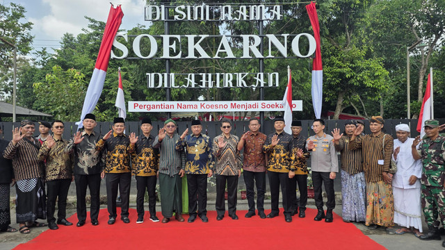 Perhelatan budaya bertajuk "Ruwat Agung Soekarno" di Situs Persada Soekarno Ndalem Pojok, Desa Pojok, Kecamatan Wates, Kabupaten Kediri, Jawa Timur pada Minggu (14/6/2026). Foto: Dok. Istimewa