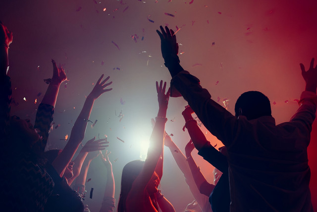 Ilustrasi pesta. Foto: Master1305/Shutterstock