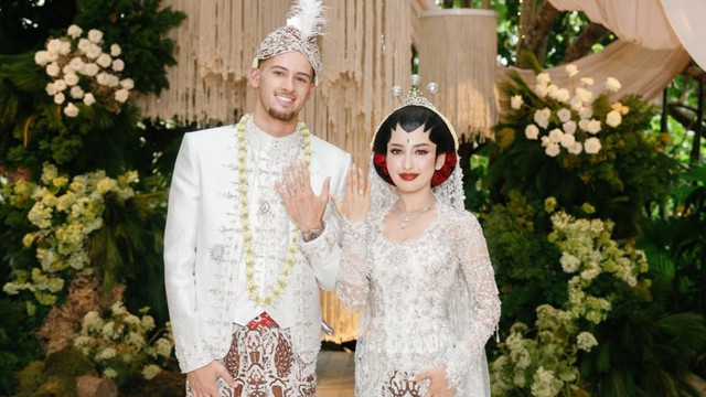 Jennifer Coppen dan Justin Hubner resmi menikah di Tirtha Bali, Uluwatu, Bali, pada Jumat (12/6/2026). Foto: Dok. Bridestory