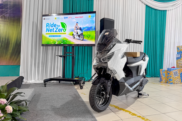 Motor listrik Polytron 350 digunakan sebagai armada operasional PLN UID Jawa Timur. Foto: Polytron