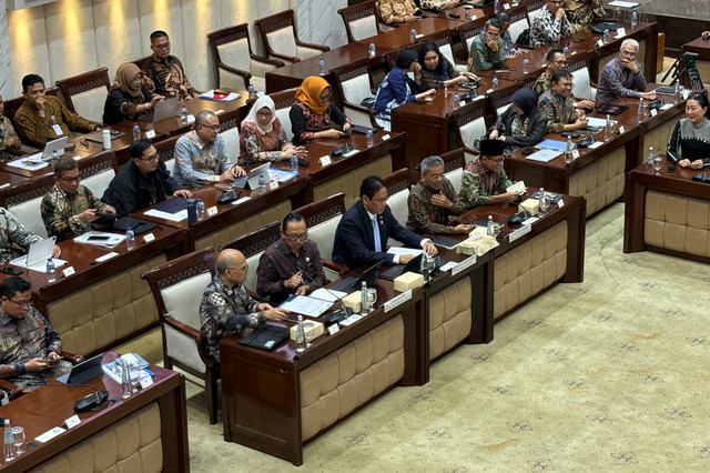 Menteri Keuangan Purbaya Yudhi Sadewa mengikuti rapat persetujuan anggaran bersama Komisi XI DPR RI di Kompleks Parlemen, Jakarta, Senin (15/6/2026). Foto: Muhammad Fhandra Hardiyon/kumparan
