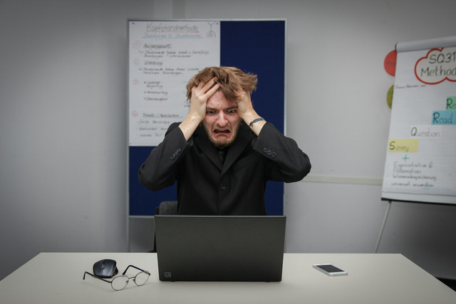 Ilustrasi decision fatigue. Foto Unsplash.