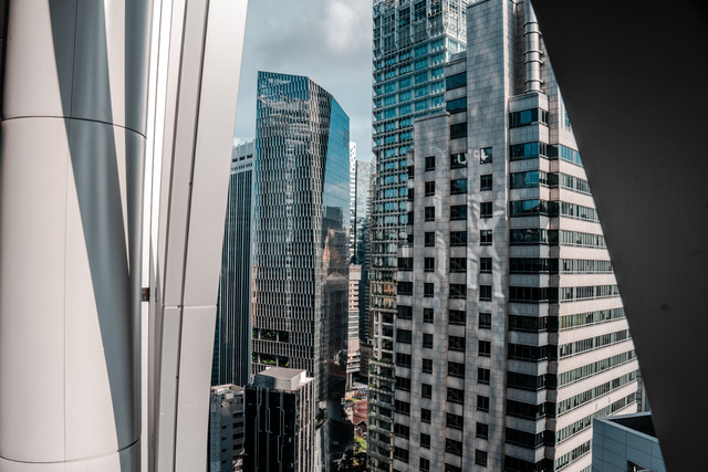 Ilustrasi gedung perkantoran di Singapura. Foto: 2p2play/Shutterstock