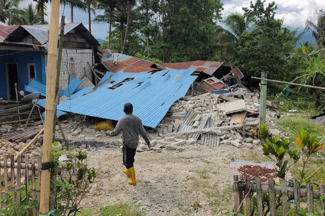 Kondisi rumah yang rusak terdampak gempa di Kabupaten Sigi, Palu, Sulawesi Tengah, Selasa (16/6/2026). Foto: Polres Sigi