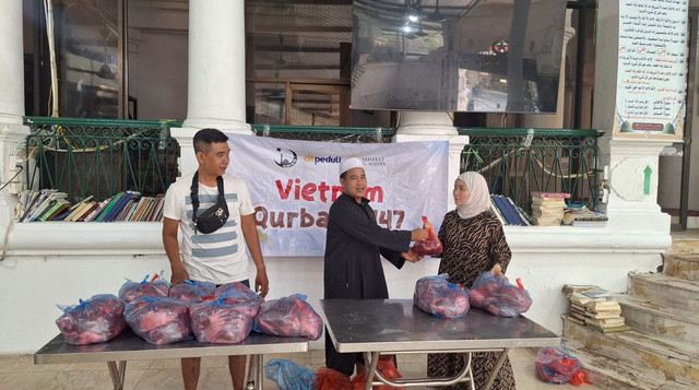 Amanah Qurban Masyakat Indonesia Sampai ke Muslim Minoritas di Vietnam (Sumber: DT Peduli)