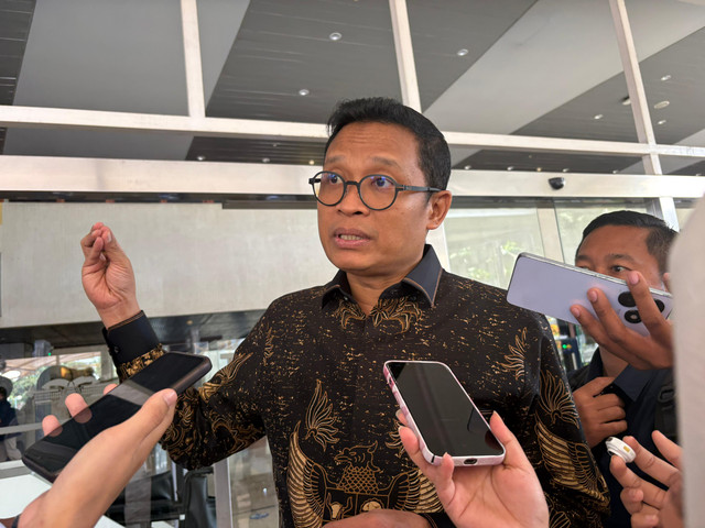 Direktur Jenderal Pajak Bimo Wijayanto di Kompleks Parlemen RI, Rabu (17/6/2026). Foto: Ave Airiza Gunanto/kumparan