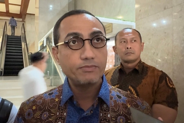 Kepala Eksekutif Pengawas Pasar Modal, Keuangan Derivatif, dan Bursa Karbon OJK, Hasan Fawzi saat ditemui di Kompleks Parlemen, Jakarta, Rabu (17/6/2026). Foto: Muhammad Fhandra/kumparan