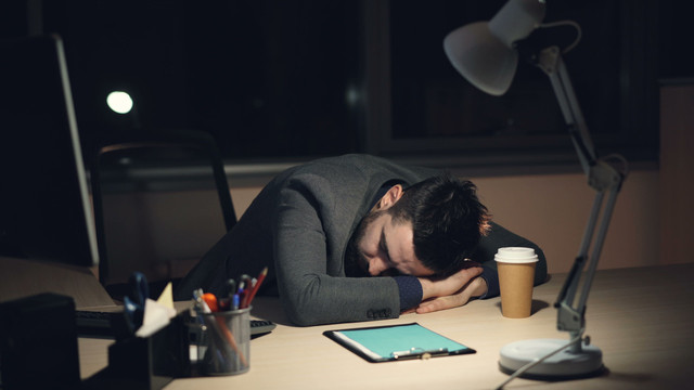 Masyarakat kebingungan tentang penanda dan petanda (sumber: oleh Vitaly Gariev: https://www.pexels.com/id-id/foto/36713392/)