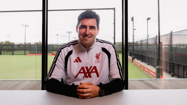Andoni Iraola, pelatih baru Liverpool yang menggantikan Arne Slot. Foto: Liverpool FC