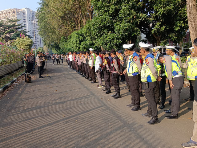 Ribuan personel aparat keamanan gabungan dikerahkan untuk mengawal eksekusi pengosongan Blok 15 kawasan eks Hotel Sultan, Tanah Abang, Jakarta Pusat pada Kamis (18/6/2026). Foto: Dok. Polres Metro Jakarta Pusat
