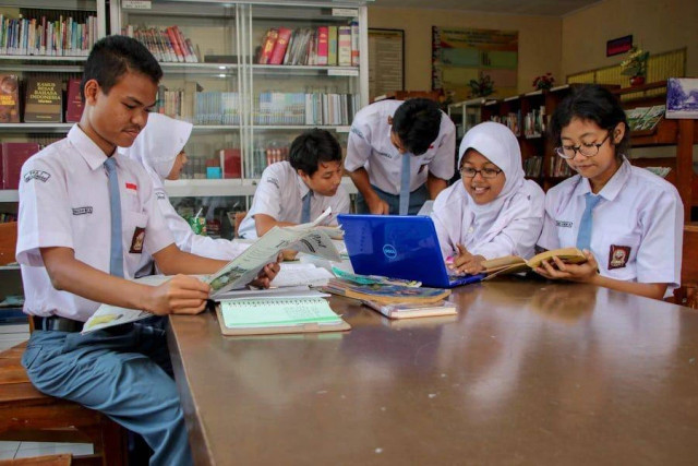 Ilustrasi tema kokurikuler SMK. Foto: Unplash/Ed Us