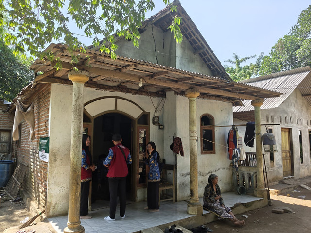 Kemensos dan Kementerian PKP verifikasi rumah orang tua siswa Sekolah Rakyat di Pasuruan untuk program bedah rumah, Rabu (17/6/2026). Foto: Dok. Kemensos