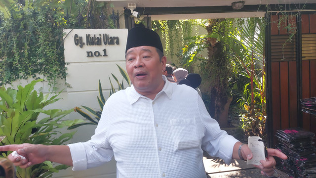 Ketua Bidang Politik DPP PSI, Bestari, menyambangi rumah Presiden ke-7 Joko Widodo (Jokowi). Dia mengungkapkan dirinya diminta mendampingi kunjungan ke Lampung. Foto: Dok. kumparan