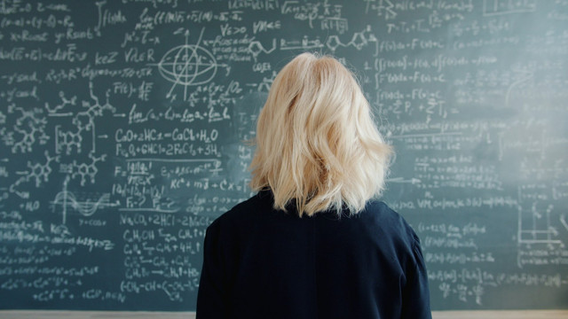 Ilustrasi scientific thinking. Foto Unsplash.