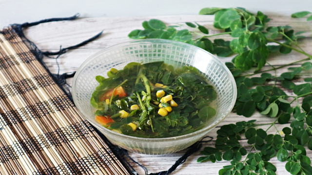 Ilustrasi sayur daun kelor. Foto: Tantri Setyorini/Shutterstock