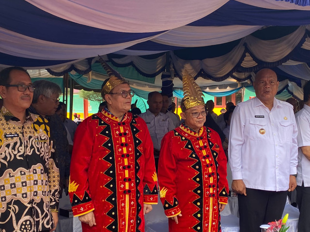 Menteri Pendidikan Dasar dan Menengah (Mendikdasmen) Abdul Mu'ti berkunjung ke SDN 077279 Siofabanua, Kabupaten Nias Utara, Sumatera Utara pada Jumat (19/6). Foto: Aditya Nugraha/kumparan
