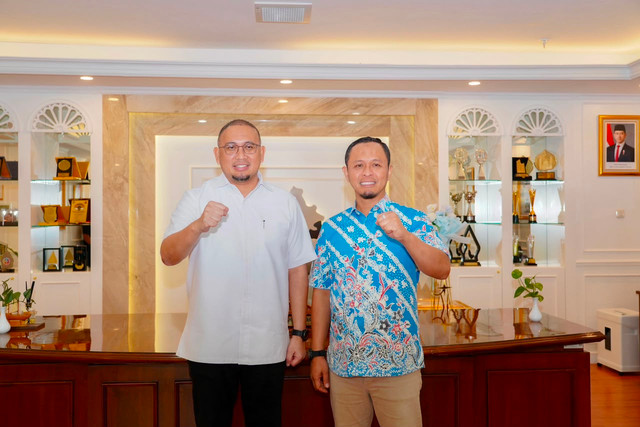 Andre Rosiade saat bersilaturahmi dengan Wali Kota Pekanbaru Agung Nugroho Foto: Dok. Istimewa