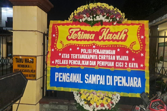 Polsek Penjaringan, Jakarta Utara dikirim papan bunga puji penangkapan pelaku percobaan penculikan. Foto: Dok. Istimewa
