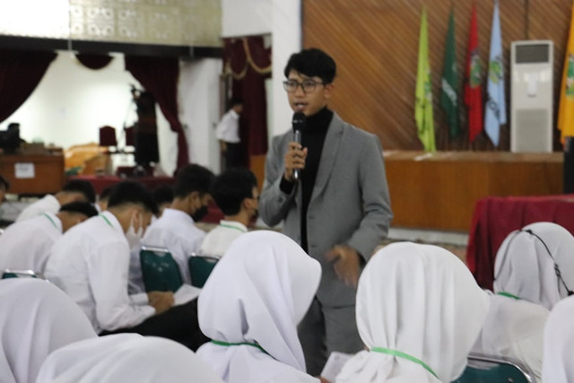 ilustrasi sambutan kepala sekolah acara perpisahan tk. Unsplash/tinasihgusti