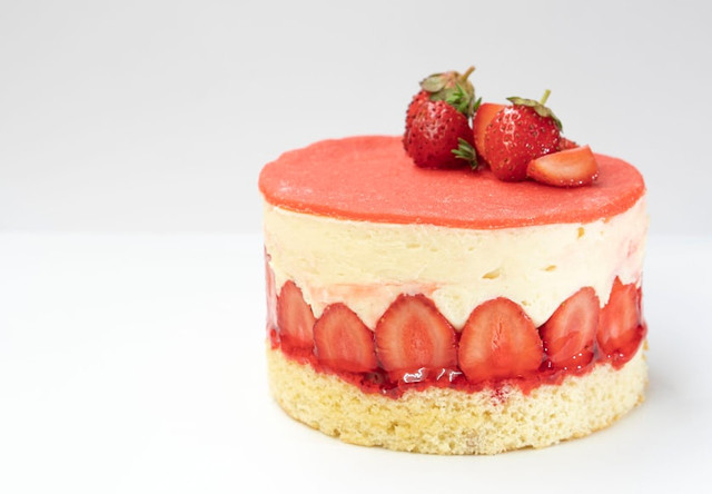 Ilustrasi Strawberry Land TOUS les JOURS, Foto: Unsplash/amirali mirhashemian