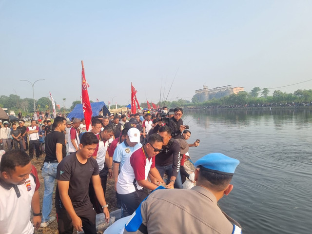 Kegiatan Perlombaan Mancing Bhayangkara Polres Serang Dalam Rangka HUT Bhayangkara Ke 80 di Danau Puspemkab Serang, Minggu (21/6/2026). Foto: Dok. Polres Serang