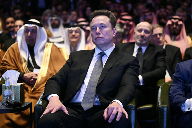 Pemilik xAI sekaligus CEO SpaceX dan Tesla Elon Musk menghadiri Forum Investasi AS-Arab Saudi di John F. Kennedy Center for the Performing Arts, Washington, DC, pada 19 November 2025.