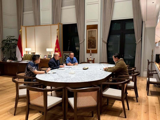 Presiden Prabowo Subianto menerima Menteri Investasi dan Hilirisasi/Kepala Danantara, Bapak Rosan Roeslani di kediaman pribadinya di Kertanegara, Jakarta pada Minggu (21/6). Foto: Instagram/ @sekretariat.kabinet