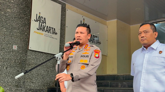 Kabid Humas Polda Metro Jaya, Kombes Budi Hermanto saat memberikan keterangan di Polda Metro Jaya, Jakarta, Senin (22/6/2026). Foto: Jeni Ritanti/kumparan