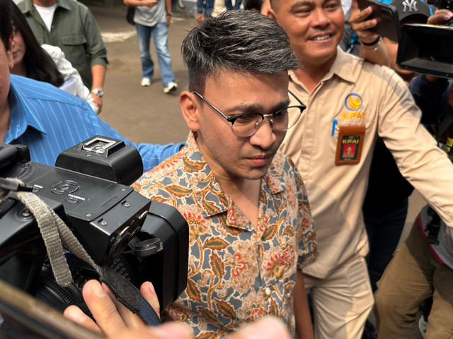 Ruben Onsu sambangi KPAI Jakarta di Menteng, Jakarta Pusat, Senin (22/6). Foto: Aprilandika Pratama/kumparan