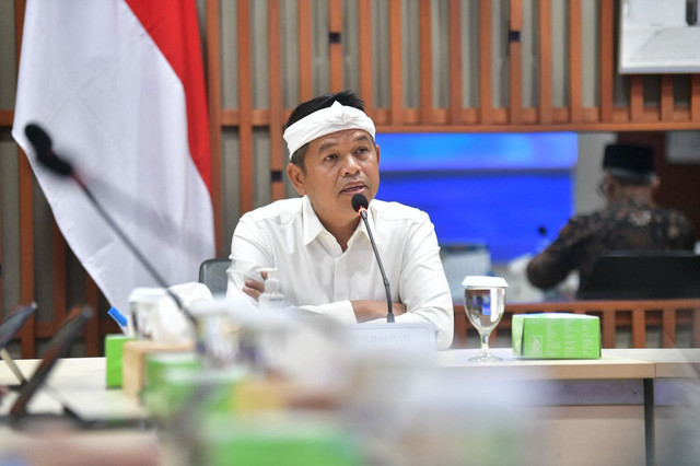 Gubernur Jabar Dedi Mulyadi ajak sekolah swasta buka akses bagi siswa tidak mampu yang belum diterima di sekolah negeri, Jumat (19/6/2026). Foto: Dok. Diskominfo Jabar