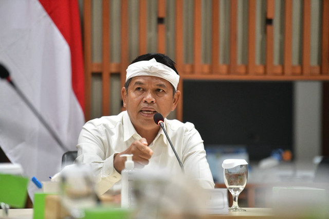 Gubernur Jabar Dedi Mulyadi ajak sekolah swasta buka akses bagi siswa tidak mampu yang belum diterima di sekolah negeri, Jumat (19/6/2026). Foto: Dok. Diskominfo Jabar