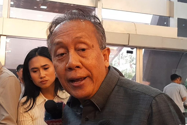 Wakil Ketua DPR Saan Mustopa memberikan keterangan usai menerima audiensi perwakilan Dewan Pengurus Nasional Koalisi Nasional Reforma Agraria (DPN Knara) dan masyarakat adat di Kompleks Parlemen, Senayan, Jakarta, Senin (22/6/2026). Foto: Jeni Ritanti/kumparan