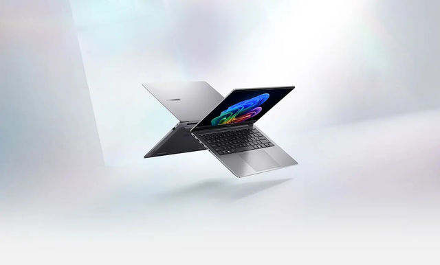 ASUS ExpertBook P5 (P5405) sebagai laptop yang tepat untuk seorang software developer atau programmer. Foto: Dok. Istimewa