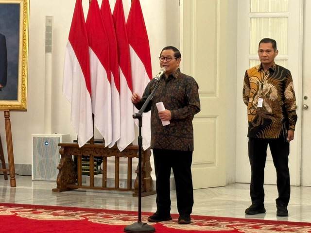 Gubernur DKI Jakarta Pramono Anung saat mengukuhkan Anggota Akademi Jakarta di Balai Kota DKI Jakarta, Selasa (23/6/2026). Foto: Nauval Pratama/kumparan