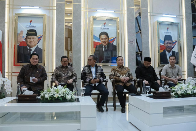 Gubernur DKI Jakarta Pramono Anung, Menteri Pemuda dan Olahraga RI Erick Thohir, Gubernur NTT Emanuel Melkiades Laka Lena, dan Gubernur NTB Lalu Muhamad Iqbal dalam Rapat Koordinasi di Jakarta, Selasa (23/6/2026). Foto: Dok. Pemprov DKI Jakarta