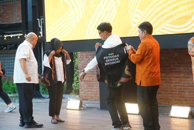 Wakil Kepala BPS RI Sonny Harry Budiutomo saat Pencanangan Sensus Ekonomi 2026 Daerah Istimewa Yogyakarta di Teras Malioboro 1 Yogyakarta, Kamis (18/6/2026). Foto: BPS