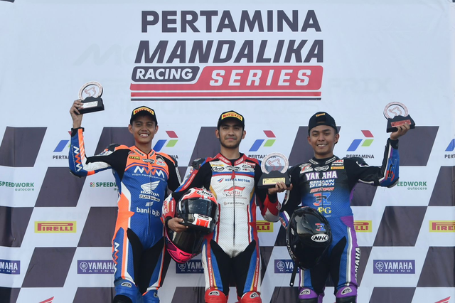 Juara Kelas Kelas National 250cc saat race 2 kegiatan Pertamina Mandalika Racing Series 2026 Round 2 yang diselenggarakan di Pertamina Mandalika International Sirkuit, Lombok Tengah, Lombok, Nusa Tenggara Barat pada Minggu (21/6/2026). Foto: Dok. Pertamina