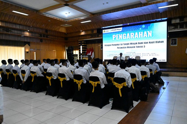 Suasana pengarahan peserta pelatihan program bantuan masyarakat oleh Subkoordinator Pelatihan PPSDM Migas, Syafril Ramadhon. (Dok. Humas PPSDM Migas)
