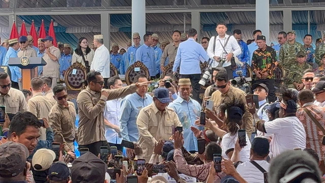 Presiden Prabowo Subianto menghadiri puncak acara PENAS Petani dan Nelayan XVII 2026 di GOR David-Tony, Limboto, Gorontalo, Rabu (24/6).  Foto: Zamachsyari/kumparan