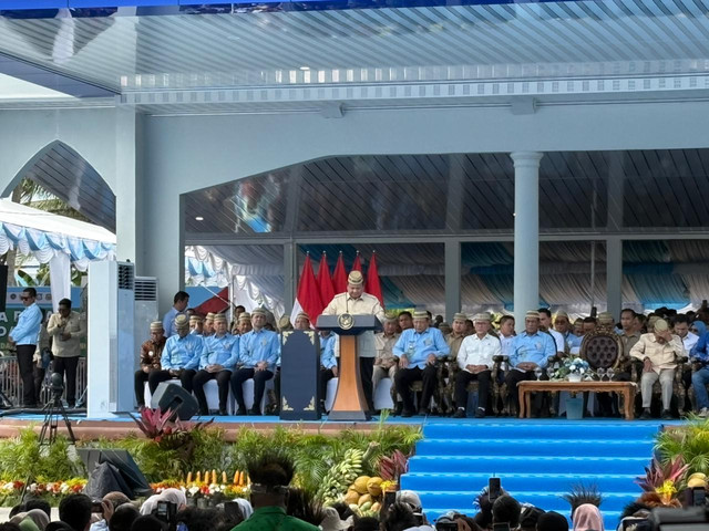 Presiden Prabowo Subianto dalam acara Puncak PENAS Petani Nelayan XVII 2026 di GOR David-Tony, Limboto, Gorontalo, Rabu (24/6).  Foto: Zamachsyari/kumparan
