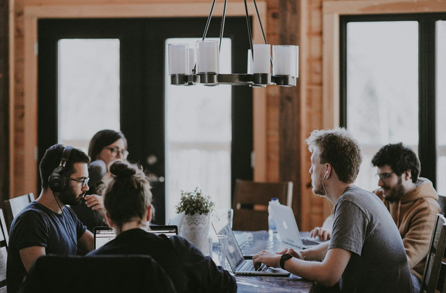 Ilustrasi hubungan tujuan organisasi dan jabatan. Foto: Unsplash.