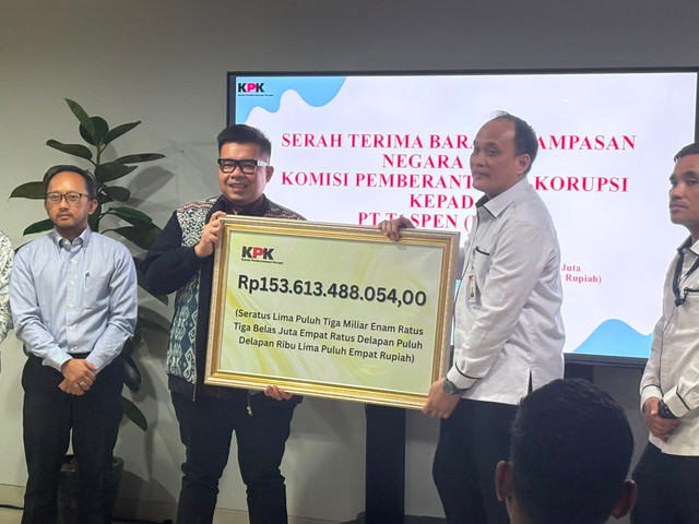 Penandatanganan Berita Acara penyerahan rampasan dari KPK ke PT Taspen, Gedung Rupbasan KPK RI, Jakarta Timur, (24/6) Foto: Kevin Daniel/kumparan