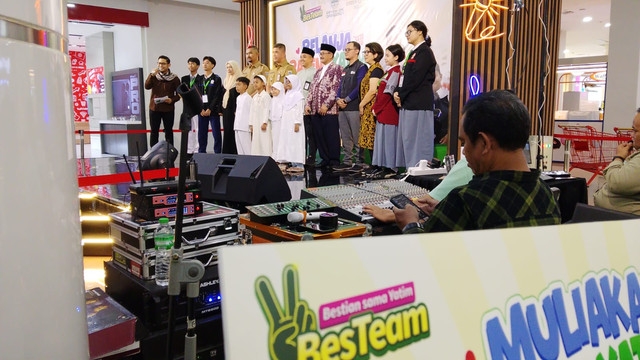 Program BesTeam terus digaungkan oleh Dompet Dhuafa, pada hari selasa, 23 Juni 2026 berlokasi di Lottemart, Green Pramuka Square Mall, Jakarta Pusat, berkolaborasi dengan SMP-SMA-SMK Diponegoro 1 melakukan aktivasi Bersama 120 anak yatim untuk bersama-sama melakukan belanja dalam pemenuhan kebutuhan anak-anak yatim. Disisi lain agenda ini didukung penuh oleh Green Pramuka Square Mall dan Lotte Mart.
